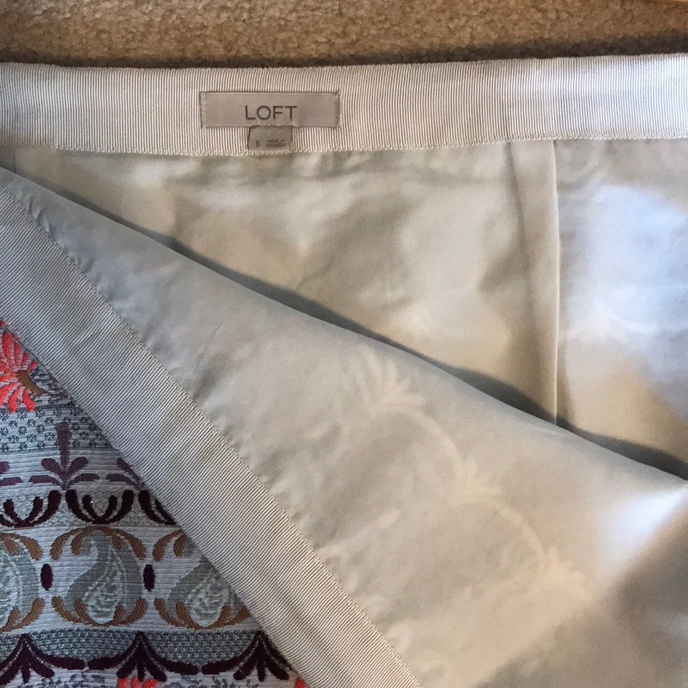 Super cute Loft skirt - Picture 2 of 4